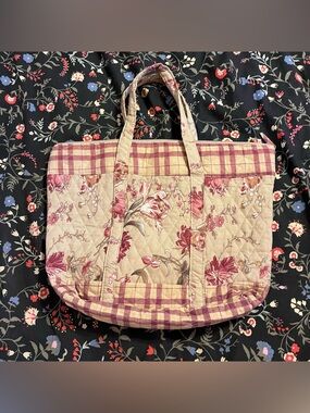 Quilted Floral Tote Bag in Dark Red and Cream